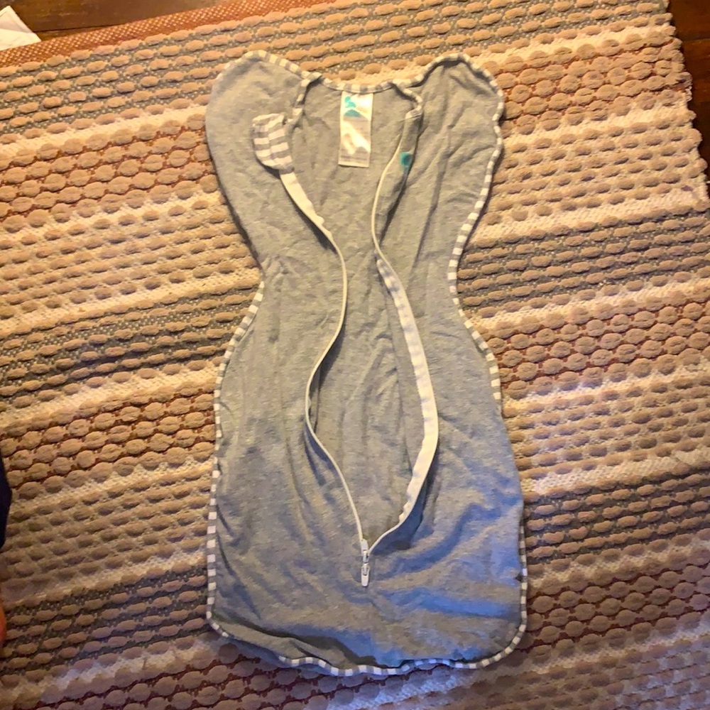 Love to Dream medium swaddle- 13-18.6 lbs